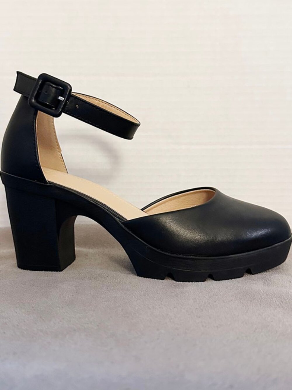DADAWEN Women's Closed Toe Low Block Chunky Heels, black size 5.5